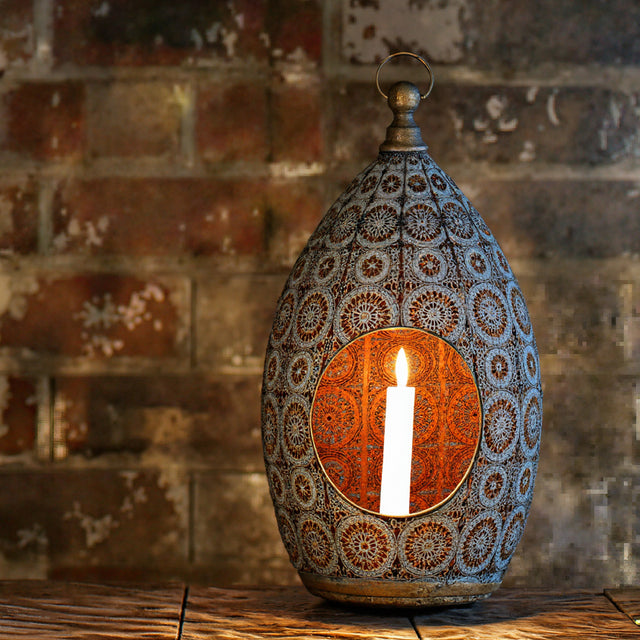 lantern-shaped-candle-holder-scene