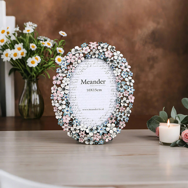 living-room-floral-picture-frame