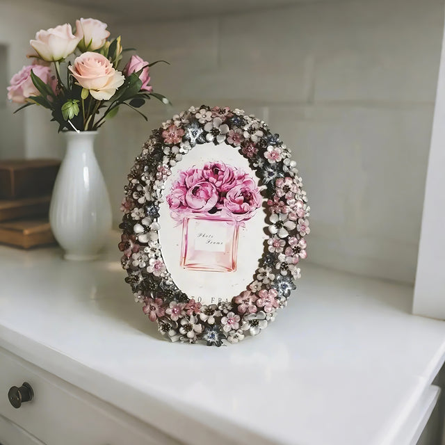 living-room-floral-picture-frame-scene