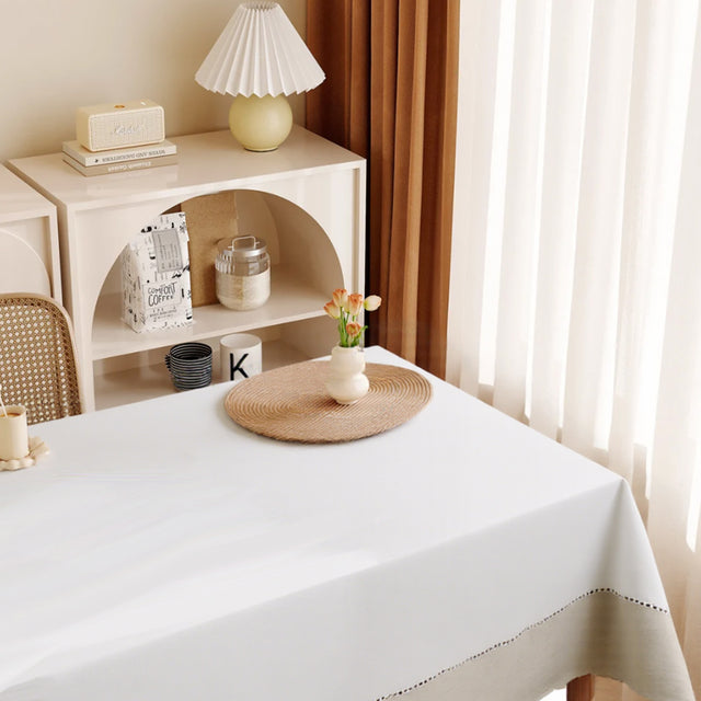 living-room-hollow-tablecloth