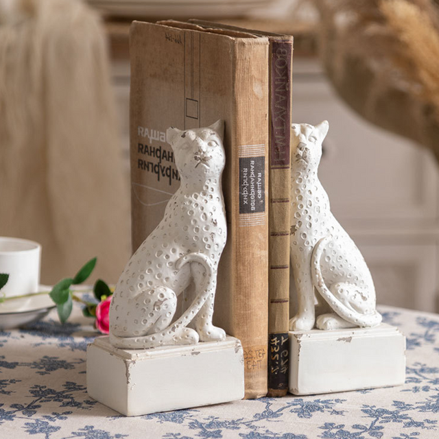 living-room-resin-bookend