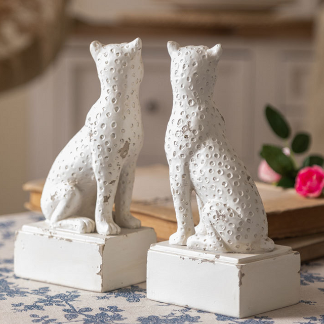 living-room-resin-bookend