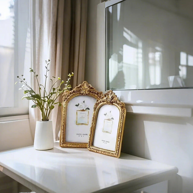 living-room-resin-picture-frame