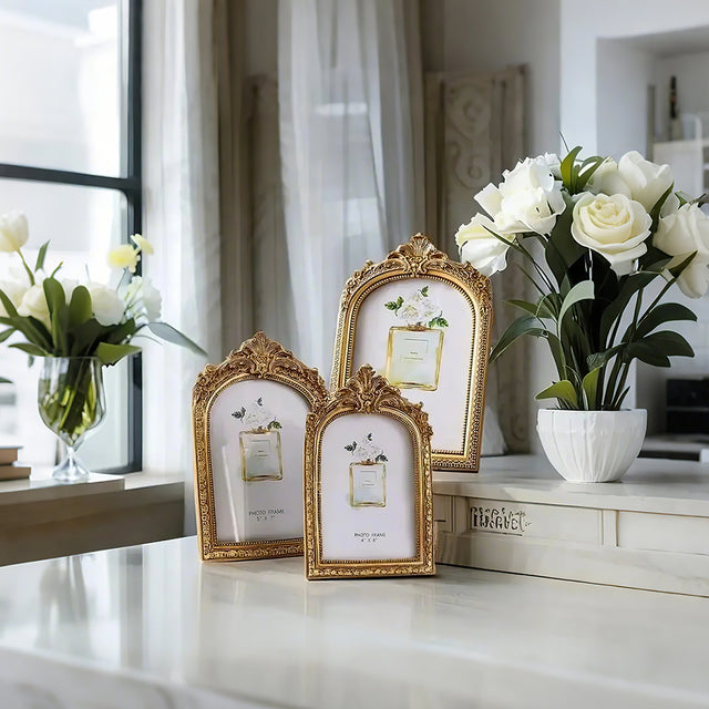 living-room-resin-picture-frame