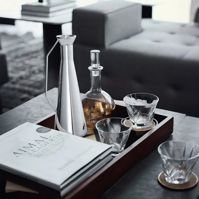 minimalist-style-plated-glass-cold-water-wine-bottle-scene-07041