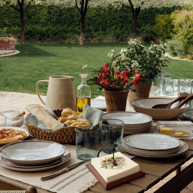 napkin-holder-with-bird-figurine-decor-scene-05304