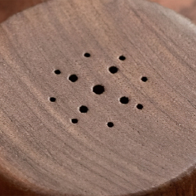 one-way-valve-coffee-bean-dispenser-bottle-set-of-4-close-up-0703