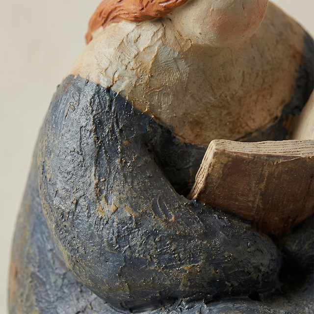 pebble figurine texture close up