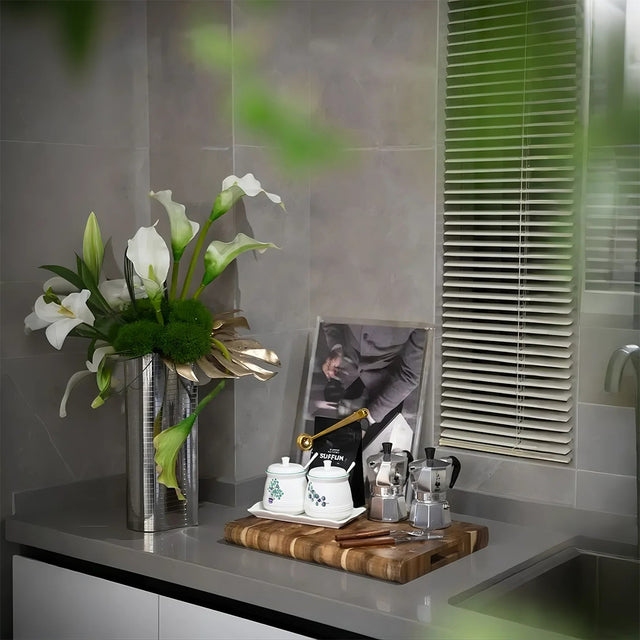 plant ceramic condiment set on the table