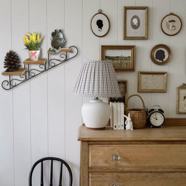 plant holder wall shelf on the wall