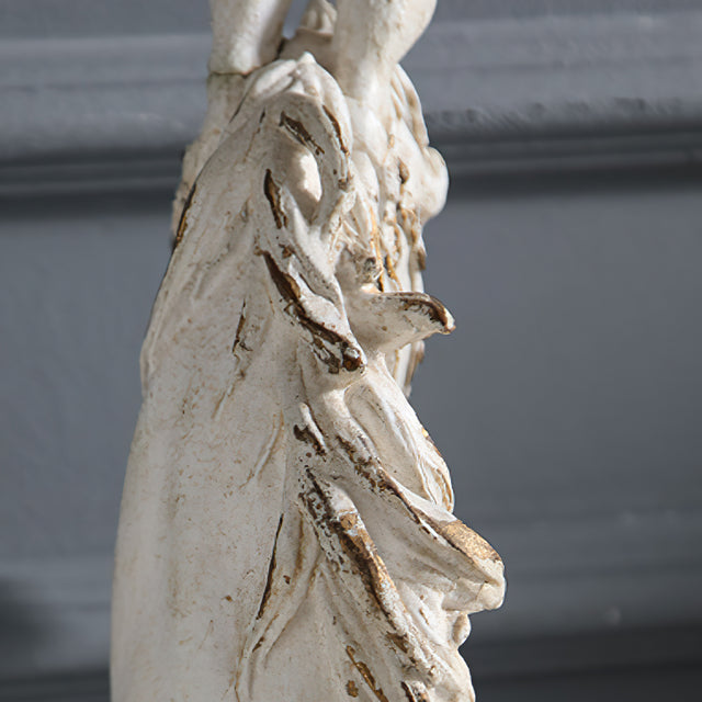 resin-horse-head-ornament-details