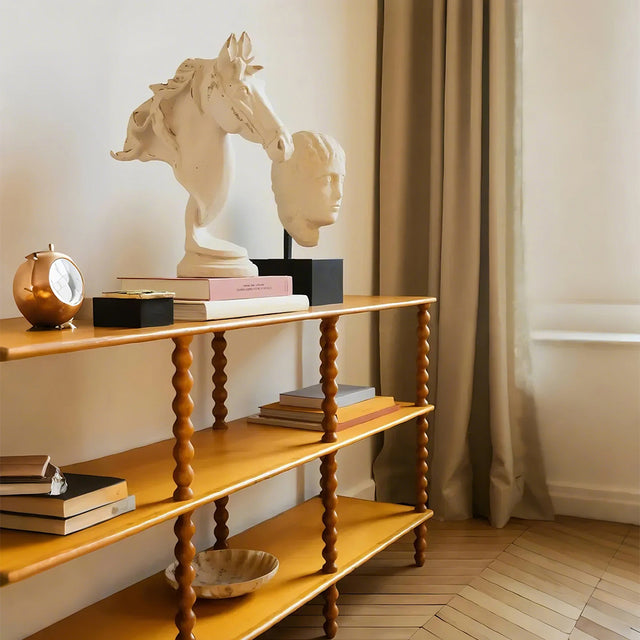 resin-horse-head-ornament-scene