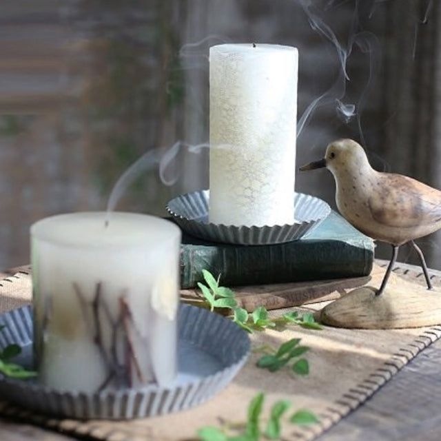 round storage tray holds candle
