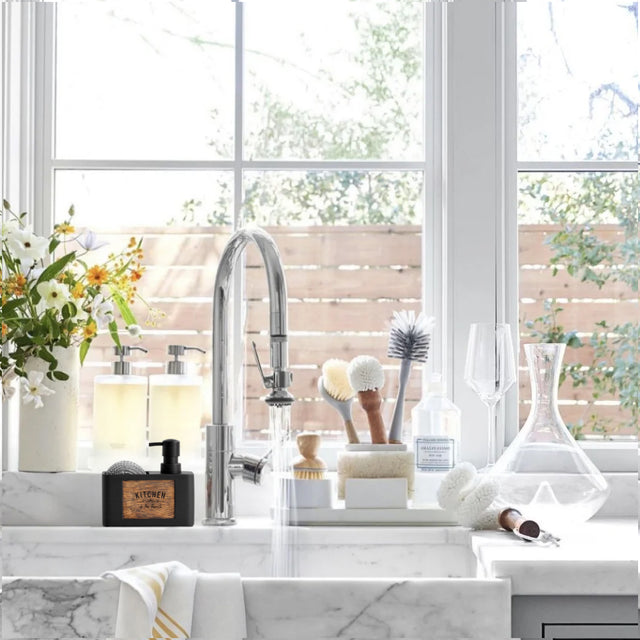 squeeze-type-refillable-dispenser-bottle-scene-0627