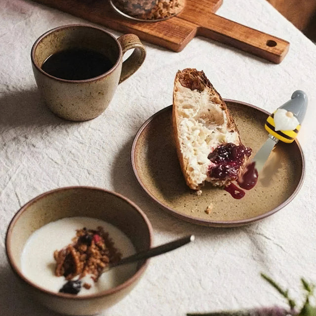 stainless-steel-butter-knife-scene-06121