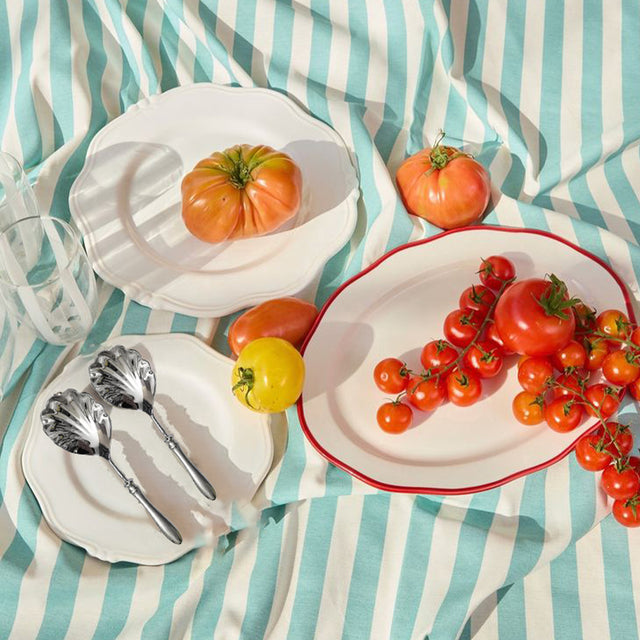 stainless-steel-shell-shaped-spoon-scene-070501