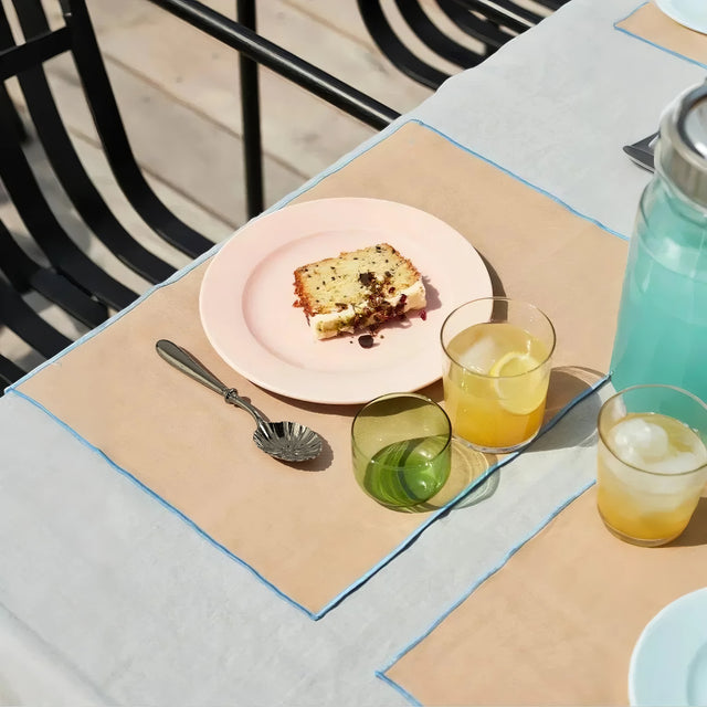 stainless-steel-shell-shaped-spoon-scene-070503