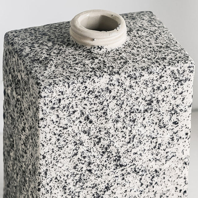 stone-textured-ceramic-liquid-soap-dispenser-close-up-0617