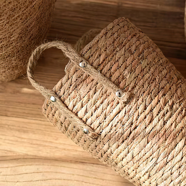 straw-woven-flower-basket-with-handles-close-up-0606