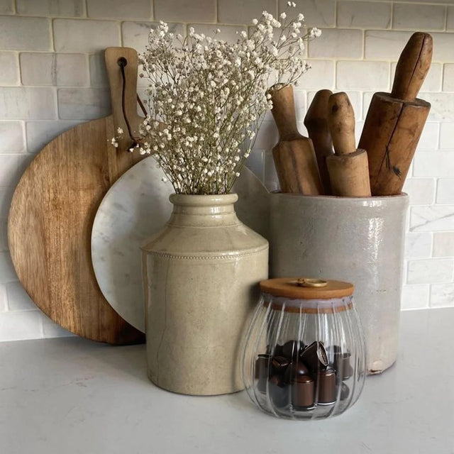 striped-storage-glass-jar-with-a-lid-scene-05262