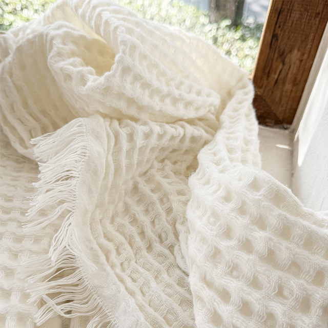 throw blanket off white detail