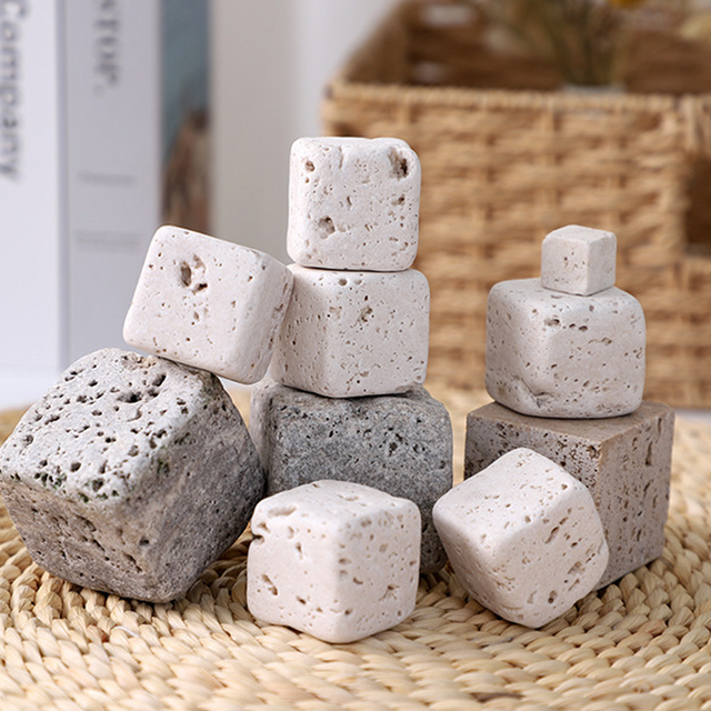 travertine decorative stones pile up