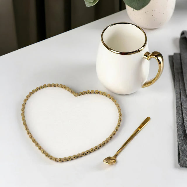 tray with beaded edge on the table