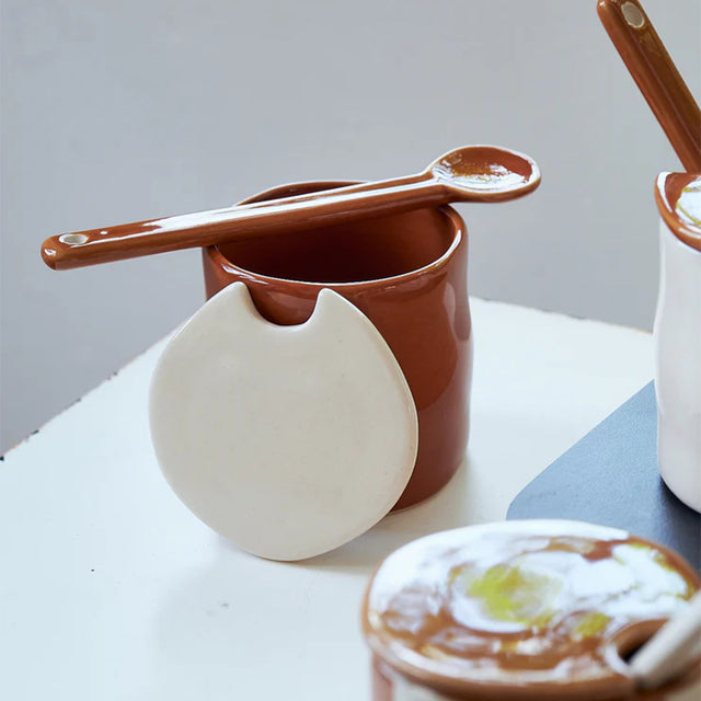 vintage-ceramic-hand-painted-spice-jars-set-with-spoon-wooden-tray-06101