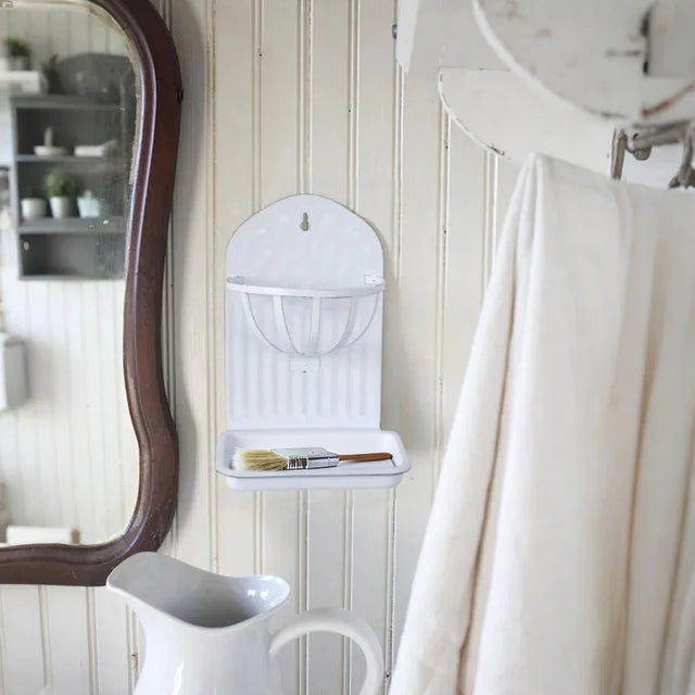 vintage-enamel-relief-soap-dish-with-drainage-scene-06123