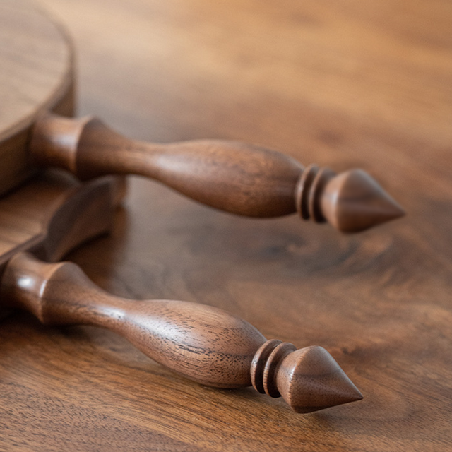 vintage-rectangular-wood-cutting-board-serving-tray-close-up-0702