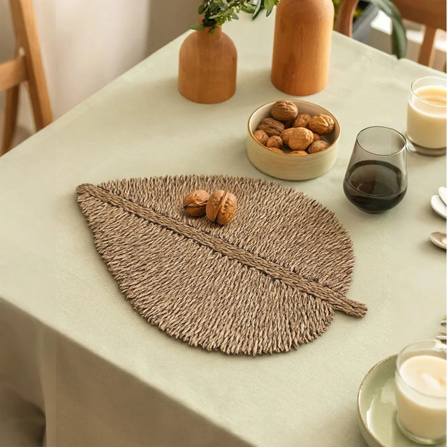 vintage-straw-weave-leaf-design-placemat-scene-07041