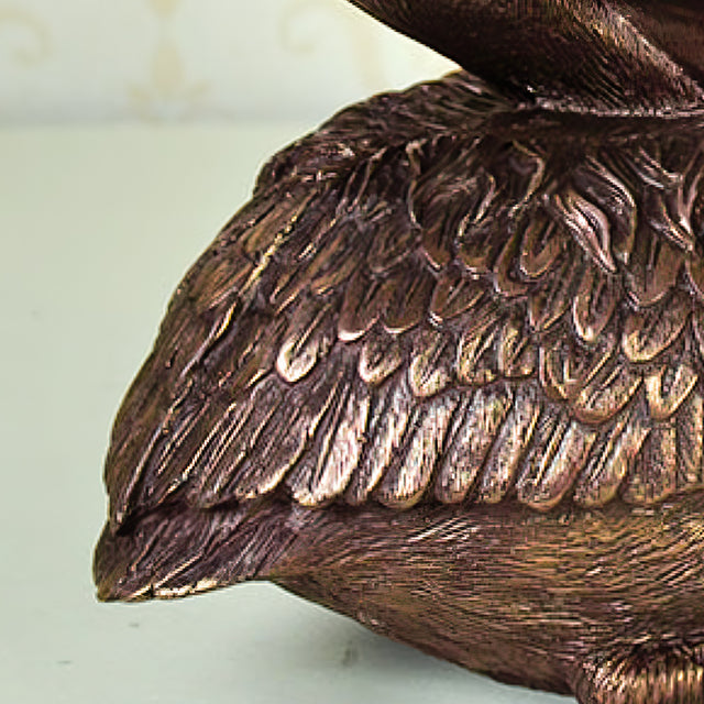 vintage-style-resin-pelican-decorative-figurine-close-up-05271