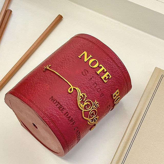 vintage-style-storage-cup-for-makeup-brushes-or-pens-close-up-07042