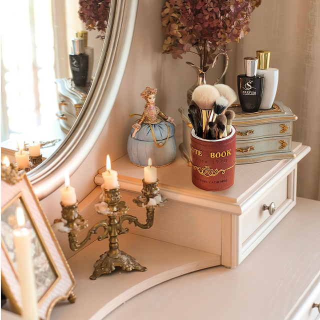 vintage-style-storage-cup-for-makeup-brushes-or-pens-scene-07043