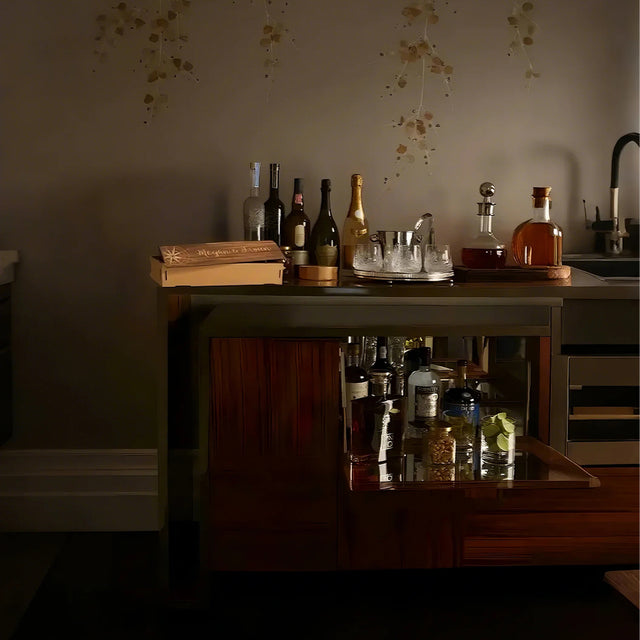 wood single wine box on the table