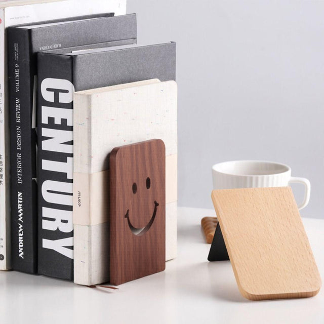 wood-smile-bookends-scene-071803