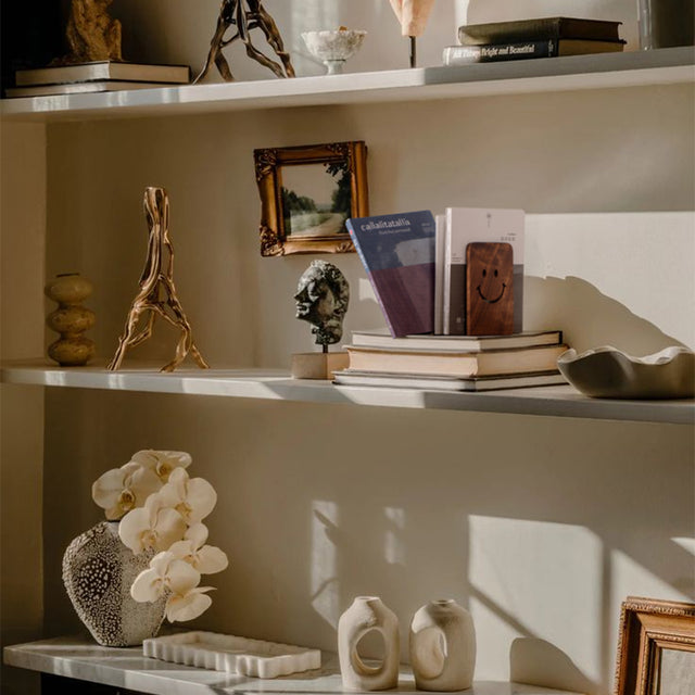 wood-smile-bookends-scene-071804