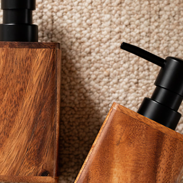 wooden-bathroom-dispenser-details