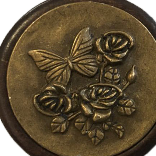 wooden-electroplated-handle-with-floral-pattern-close-up-0711