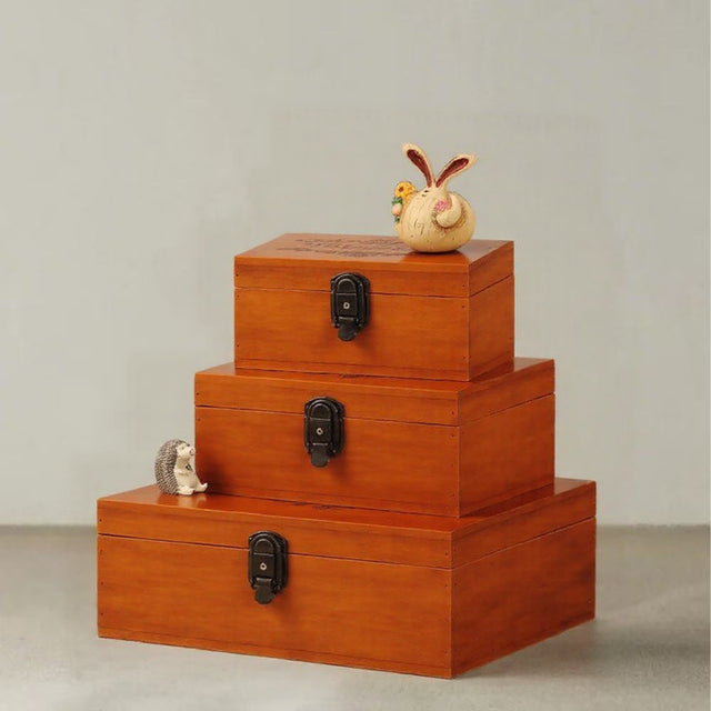 wooden-storage-box-with-a-lock-05261