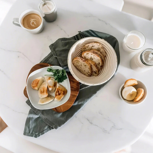 wthite-bread-bowl-with-bread-05261