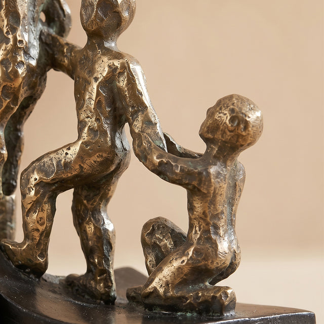 Climbing Figures Bookend Set of 2 – Bronze-Tone Resin Sculpture Bookends for Bookcase, Office Shelf & Home Library Decor