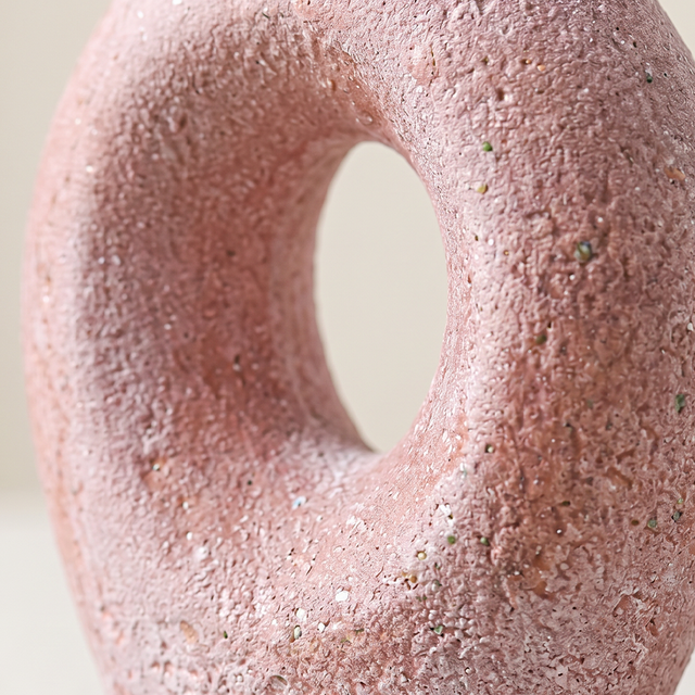 Central hollow vase texture closeup