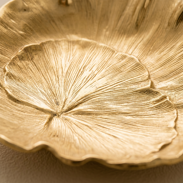 Detailed lotus vein tray surface