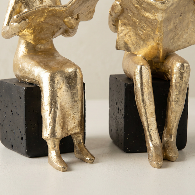 Golden Reader Sculpture – Polyresin Abstract Figurine, Antique Gold Finish & Black Base, Home Office Bookshelf Décor, Reading Nook Accent