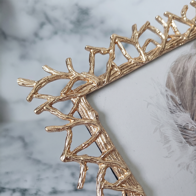 Gold Metal Twig Branch Photo Frame – Champagne Gold Openwork Design