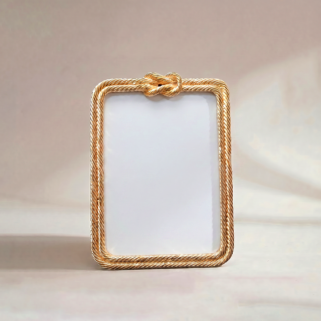 Gold Rope Knot Picture Frame – Decorative Twisted Metal Photo Frame, Antique Gold Finish, Fits 4×6 or 5×7 Photos, Tabletop Display with Easel Back