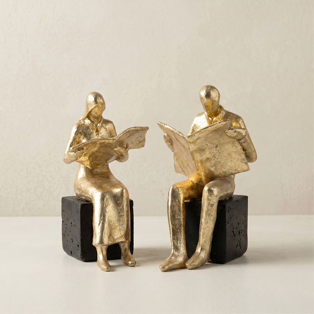Golden Reader Sculpture – Polyresin Abstract Figurine, Antique Gold Finish & Black Base, Home Office Bookshelf Décor, Reading Nook Accent
