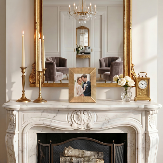 Pictureframe on fireplace shelf
