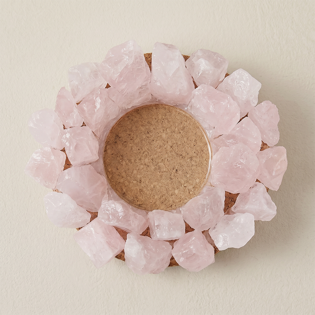 Top down view round crystal tray